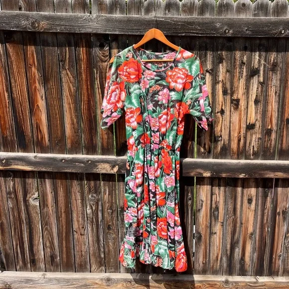 Floral Green and Red Women's Dress - Picture 2 of 5